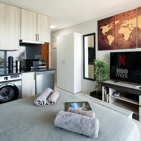 Beachfront With Stunning Sea Views Apartamento