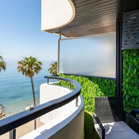 Beachfront With Stunning Sea Views Apartamento